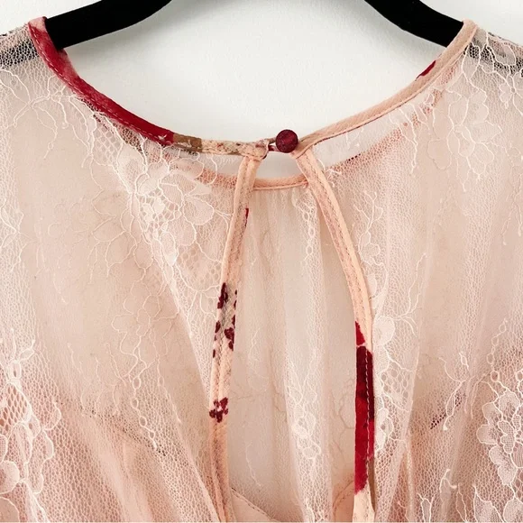 NWT Free People Daphne Blouse in Romantic Combo - XS - Picture 9 of 10